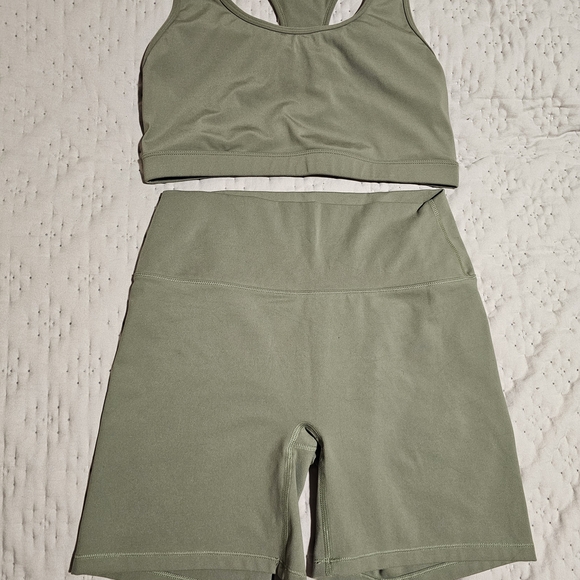 HnM Olive Green Women's High-Waisted Sport Set Sz L - Picture 3 of 6
